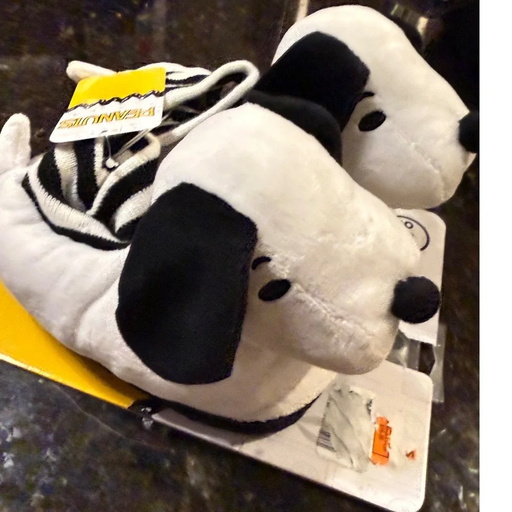 Peanuts Snoopy‎ Kids Plush Slippers White Black 3D Character Size 9/10 NWT